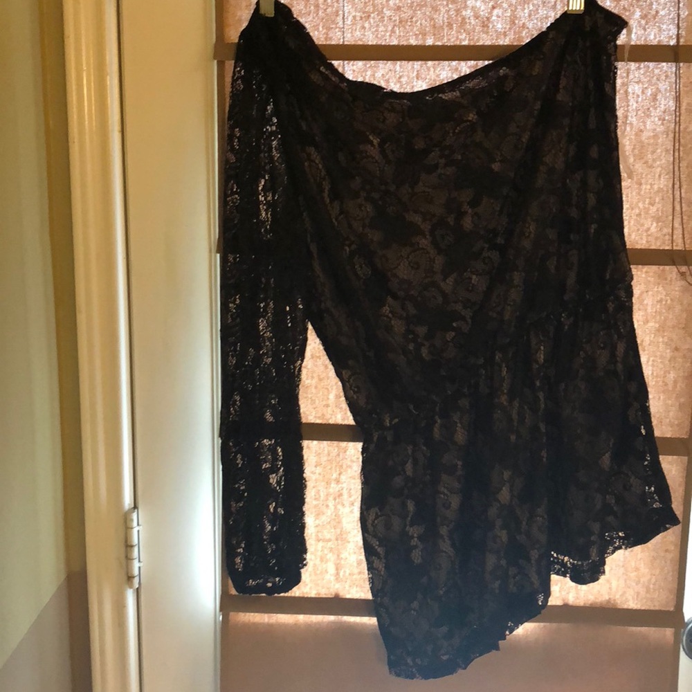 NWT BISOU BISOU one shoulder long sleeve blouse